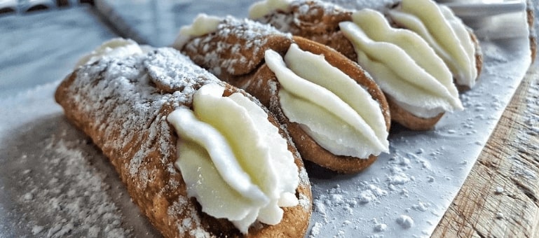 pastry-cream-filled-cannoli