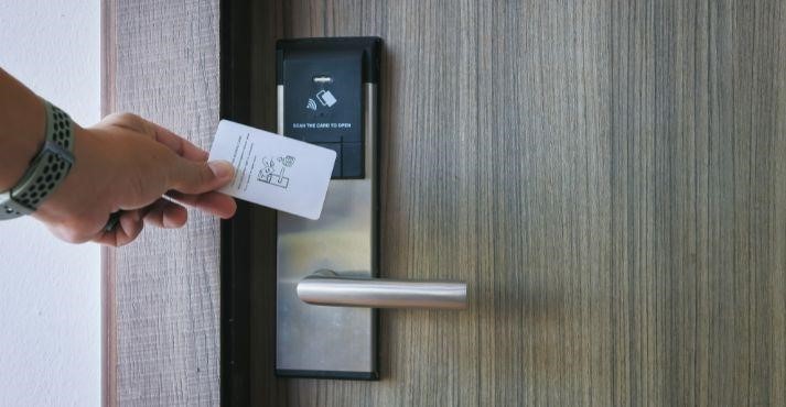 holding-a-card-to-a-electronic-door