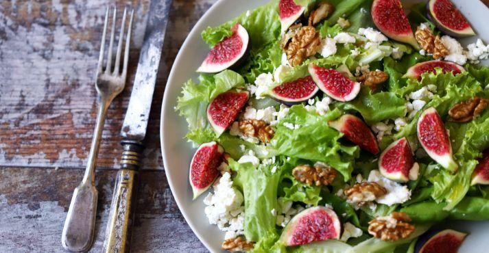 Fresh-seasonal-salad-with-fig